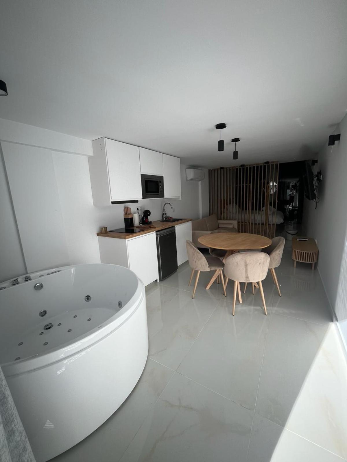 Suite Playamar Con Jacuzzi Torremolinos Exteriör bild
